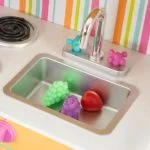 Deluxe Big and Bright Kitchen - Image 7