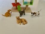 Terra Miniature Collectible Dollhouse Cats and Cat Tree