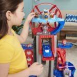 Ultimate City Transforming Tower PAW Patrol 91cm. Tall with 6 Action Figures, Toy Car, Lights and Sounds : The Movie - Spin Master - Image 3