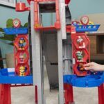 Ultimate City Transforming Tower PAW Patrol 91cm. Tall with 6 Action Figures, Toy Car, Lights and Sounds : The Movie - Spin Master - Image 5