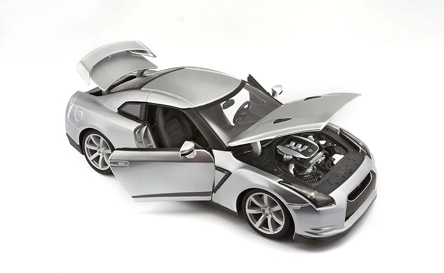 2009 Nissan GTR R-35 Silver Diecast Model Car 1/18 Bburago - Image 2