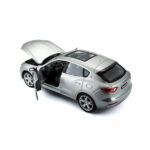 Maserati Levante Silver 1/24 Diecast Model Car by Bburago - Image 3