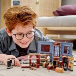 LEGO Harry Potter Hogwarts Moment: Charms Class 76385 Brick-Built Book Playset (255 pieces) - Image 3