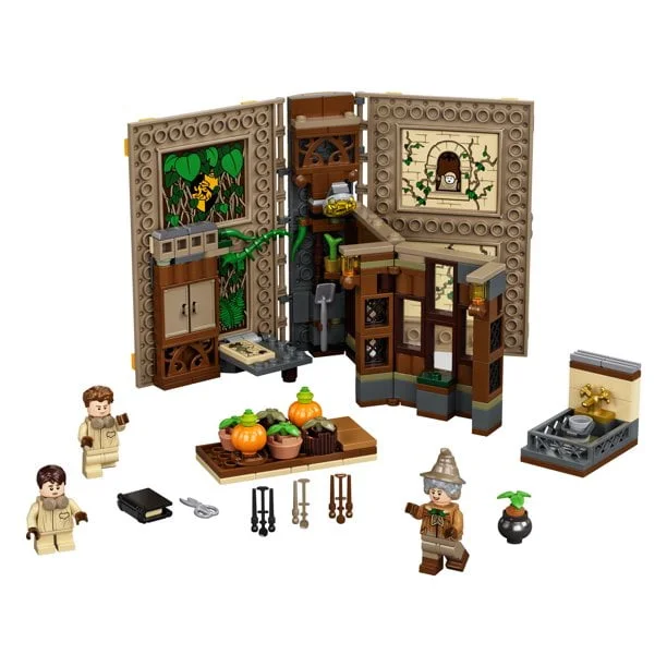 LEGO Harry Potter Hogwarts Moment: Herbology Class 76384 LEGO Brick Book Playset (232 pieces) - Image 2