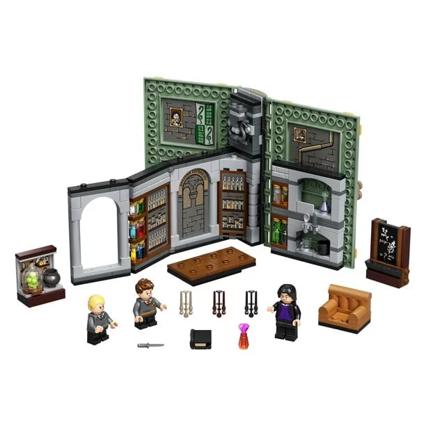 LEGO Harry Potter Hogwarts Moment: Potions Class 76383 Brick-Built Playset (270 Pieces) - Image 2