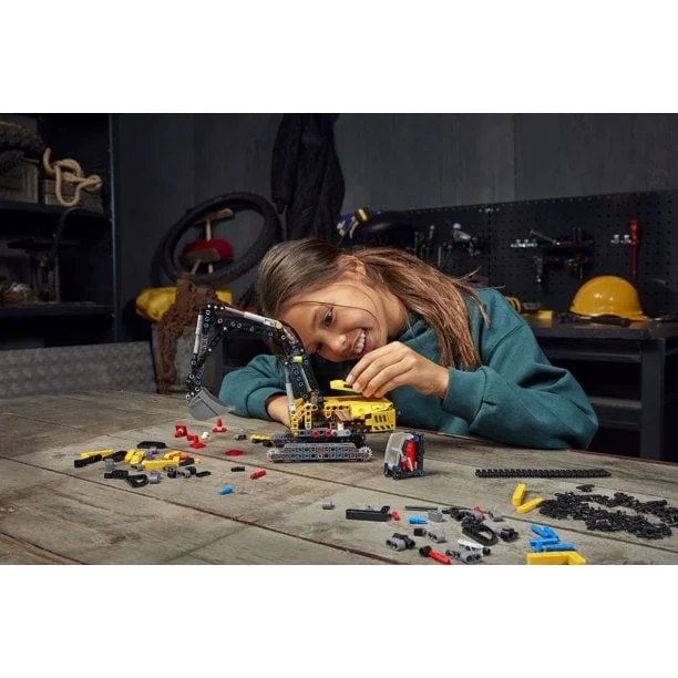 LEGO Technic Heavy-Duty Excavator 42121 2-in 1 Model Building Toy (569 Pieces) - Image 6