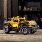 LEGO Technic Jeep Wrangler 42122; Engaging Toy for Kids Who Love High-Performance Vehicles (665 Pieces) - Image 7