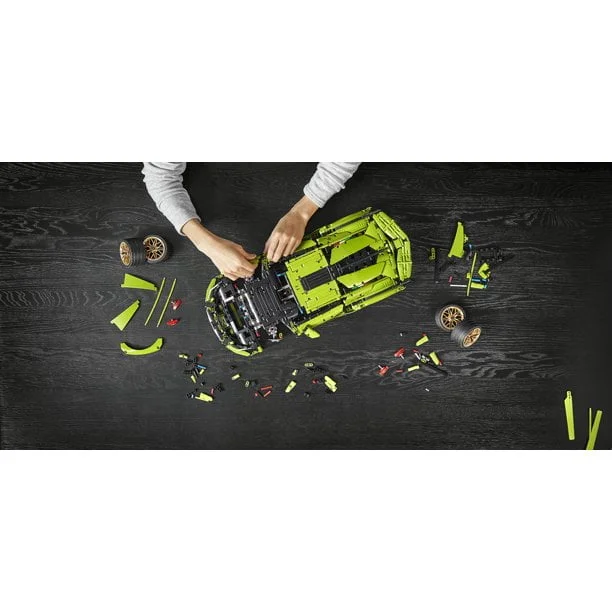 LEGO Technic Lamborghini Sián FKP 37 42115 Building Set, 1:8 scale 23"L x 9"W x 5"H (3,696 Pieces) - Image 6