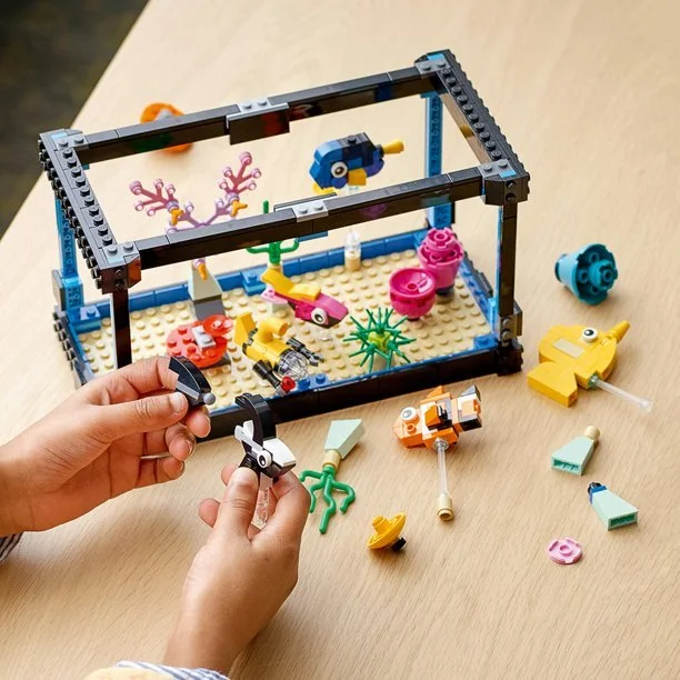 LEGO Creator 3in1 Fish Tank 31122 BuildingToy; Great Gift for Kids (352 Pieces) - Image 6