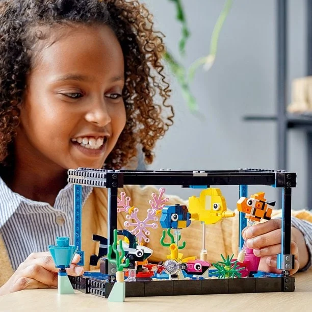 LEGO Creator 3in1 Fish Tank 31122 BuildingToy; Great Gift for Kids (352 Pieces) - Image 7