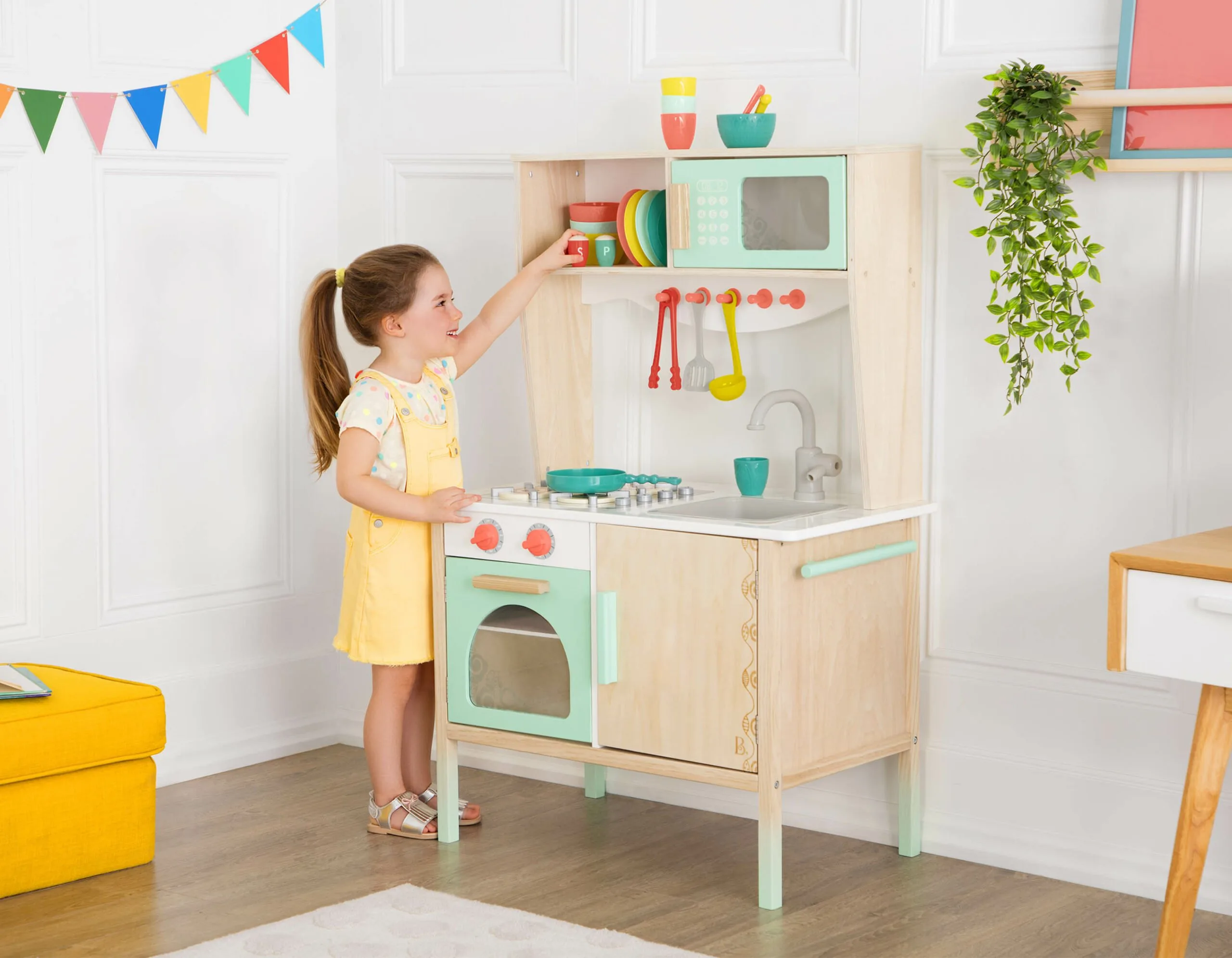 Mini Chef Kitchenette, Wooden Play Kitchen, B. Toy - Image 2