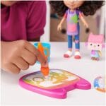 Gabby’s Dollhouse, Gabby Deluxe Craft Dolls and Accessories with Water Pad and Water Brush Pen, Kids Toys for Girls and Boys Ages 3 and Up - Image 6