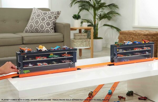 Hot Wheels Race Case with 8 Toy Cars Interactive Display Storage 5 Le3ab Store