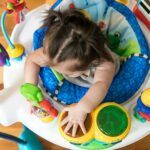 ⁦Baby Einstein Neighborhood Symphony Activity Jumper⁩ - الصورة ⁦7⁩