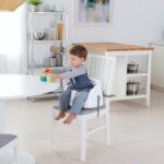 ⁦"إنجينيويتي Baby Base 2 في 1: مقعد تعزيز للرضاعة والمقاعد الأرضية مع صينية قابلة للتخزين، سماء الليل"⁩ - الصورة ⁦3⁩
