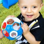 ⁦كرة الجرس من برايت ستارتس – أحمر، أبيض وأزرق⁩ - الصورة ⁦3⁩