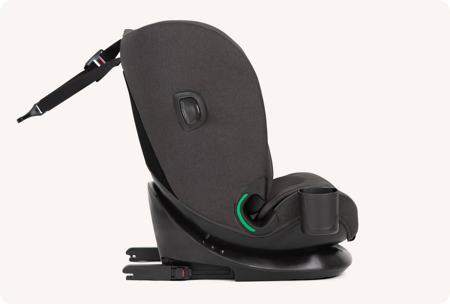 Well-marked, colour-coded green installation paths and dual lock-offs for installing with the vehicles 3-point seat belt.