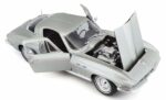 Maisto 1965 Chevrolet Corvette-1:18 Model Car - Image 2